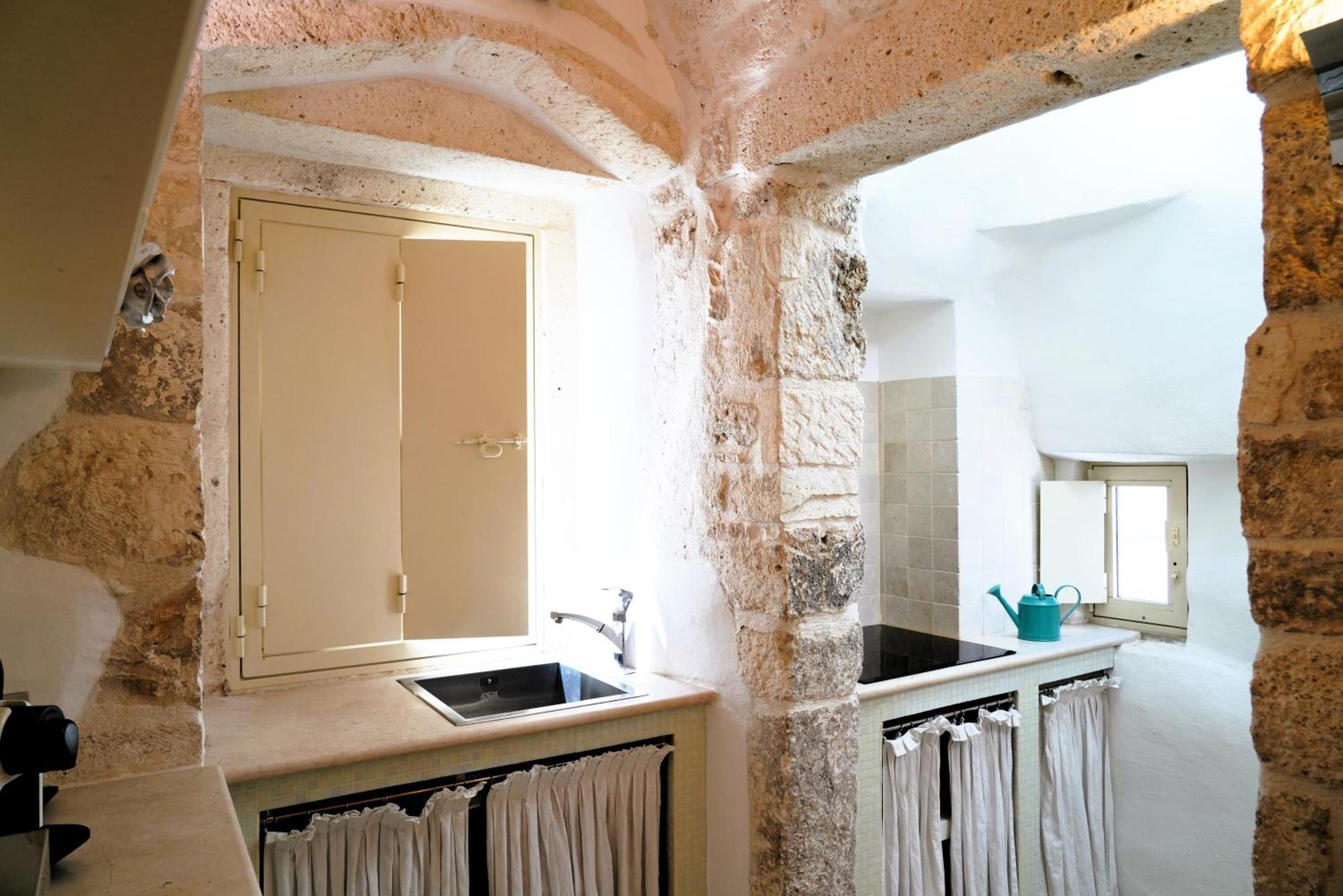 Dimora Lo Scrigno - Una Perla Nel Cuore Di Ostuni Exterior foto