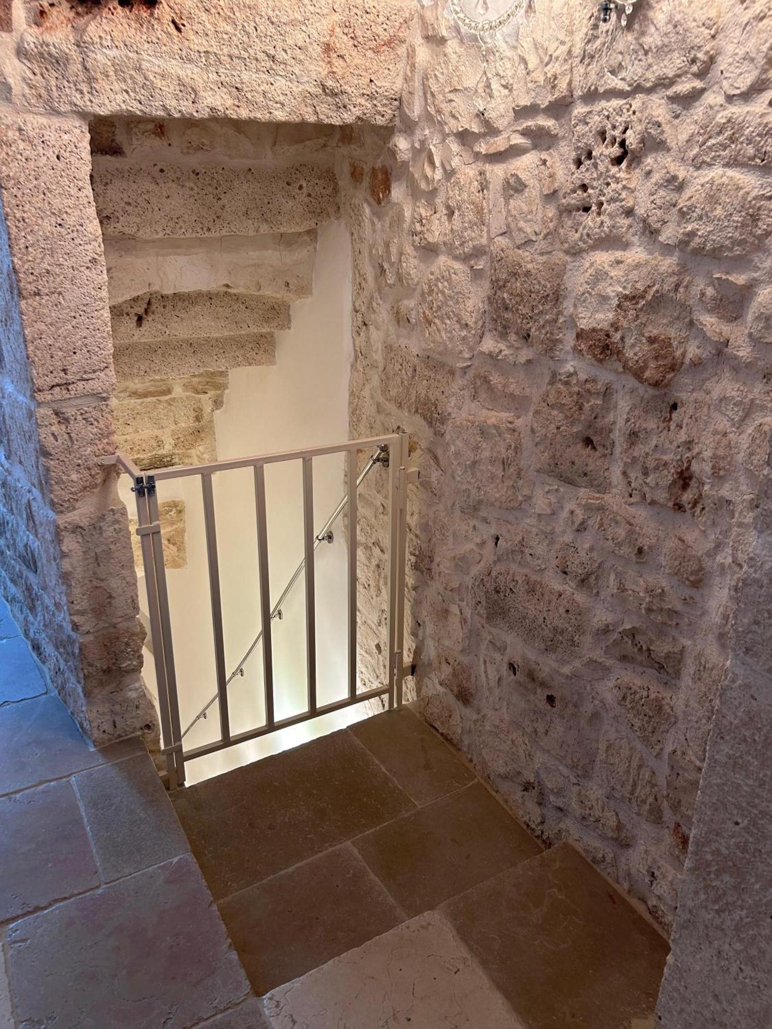 Dimora Lo Scrigno - Una Perla Nel Cuore Di Ostuni Exterior foto